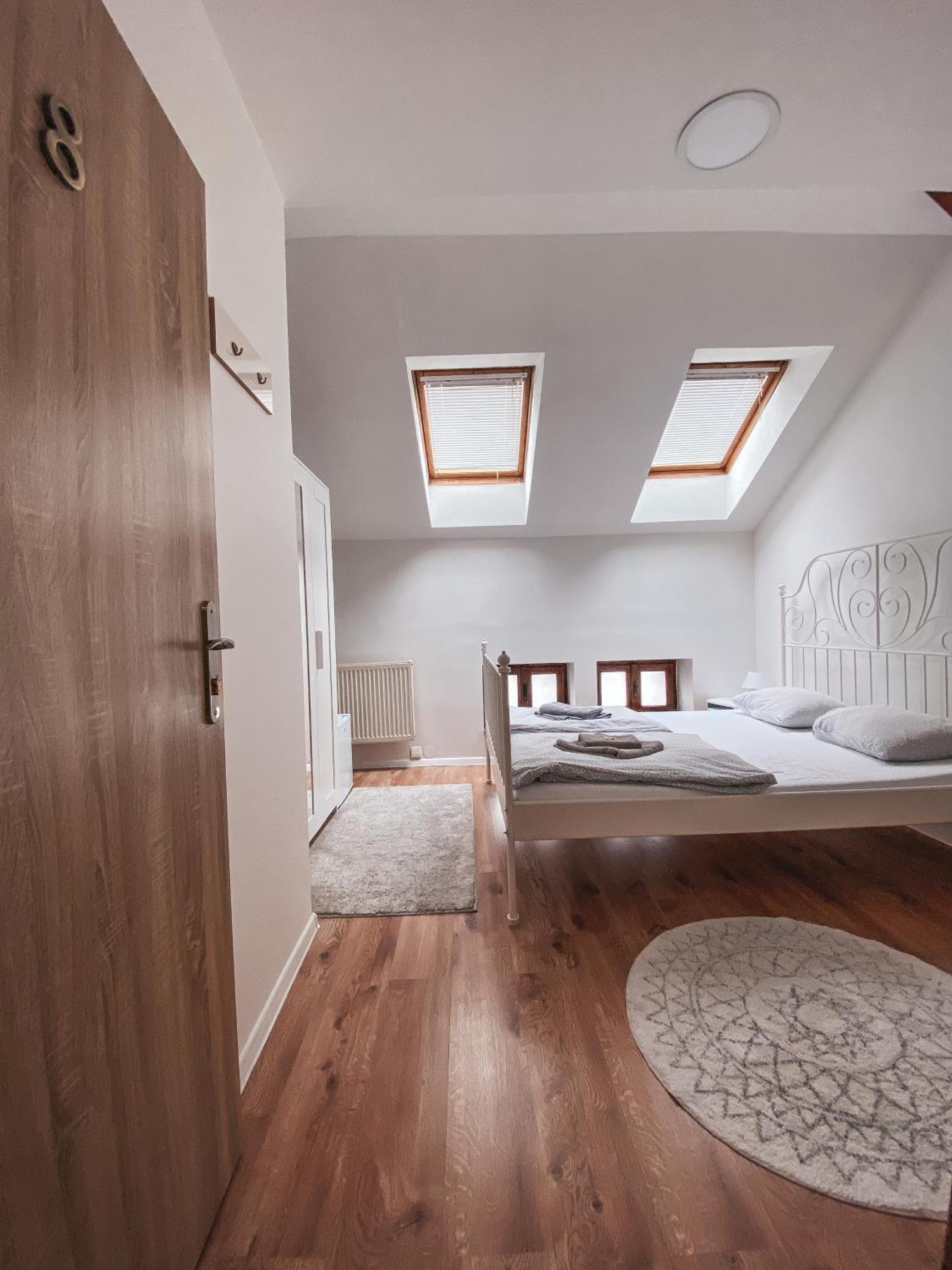 Blue Lotus Apartments Bratislava Eksteriør bilde