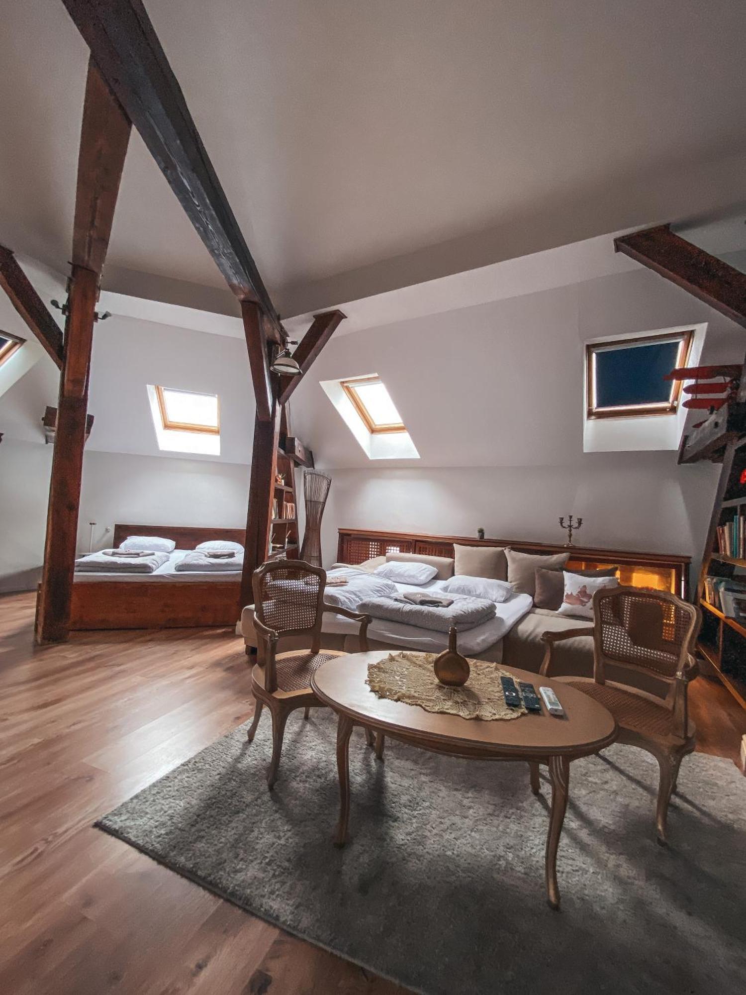 Blue Lotus Apartments Bratislava Eksteriør bilde