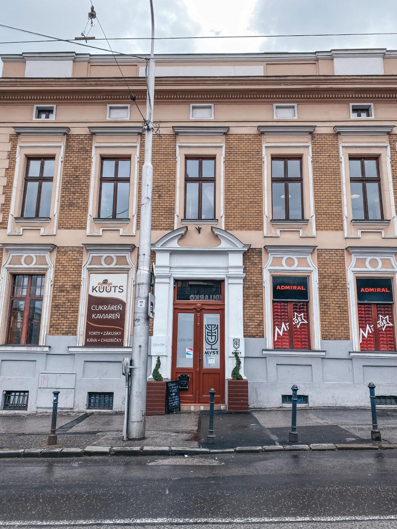 Blue Lotus Apartments Bratislava Eksteriør bilde
