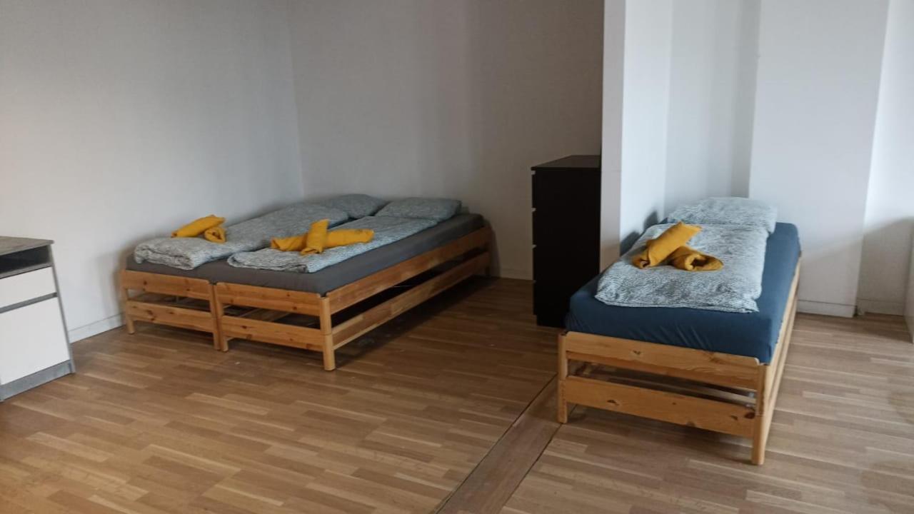 Blue Lotus Apartments Bratislava Eksteriør bilde